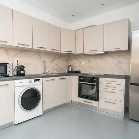Spacious 2Bd/1.5Ba Downtown One-Step From Victoria Athens Exterior photo