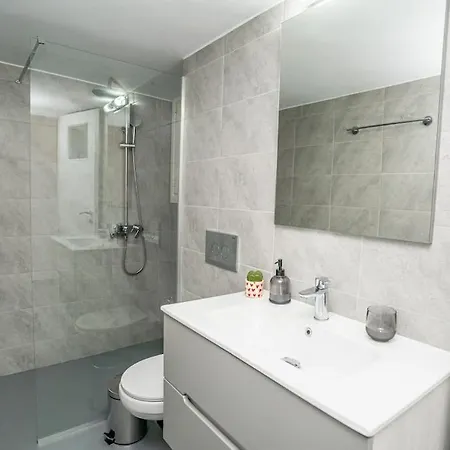 Spacious 2Bd/1.5Ba Downtown One-Step From Victoria Athens Exterior photo