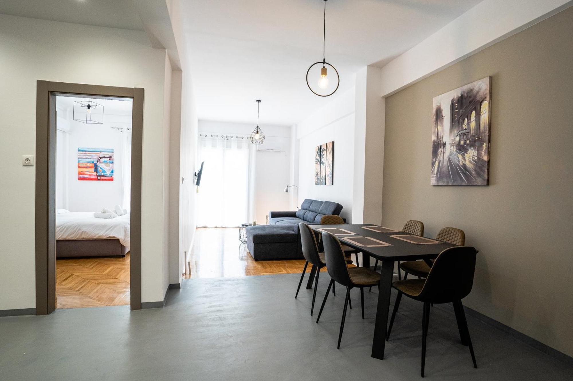 Apartment Spacious 2bd/1.5ba Downtown One-step From Victoria *